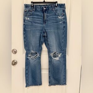 American Eagle Outfitters Women's Light Blue Ripped Boyfriend Jeans SHORT